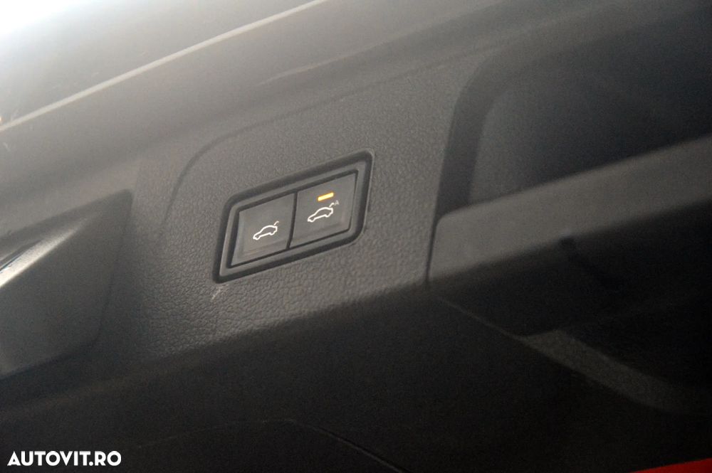 Volkswagen Passat Variant 2.0 TDI DSG Highline - 37