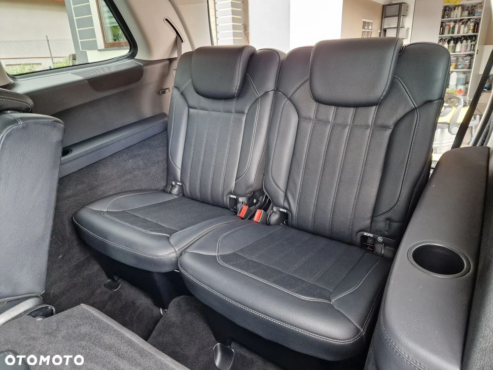 Mercedes-Benz GLS - 12