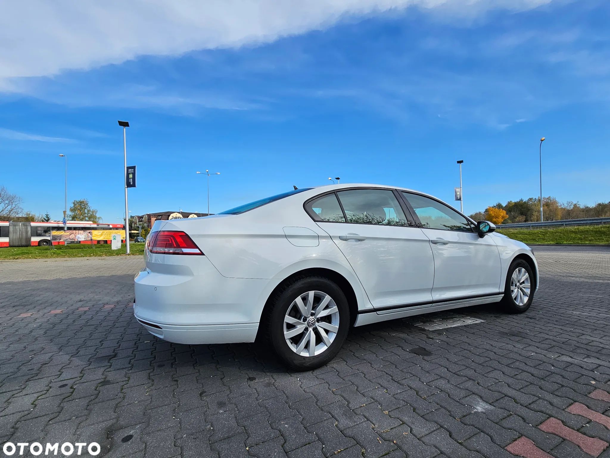 Volkswagen Passat 2.0 TDI BMT Trendline DSG7 - 1