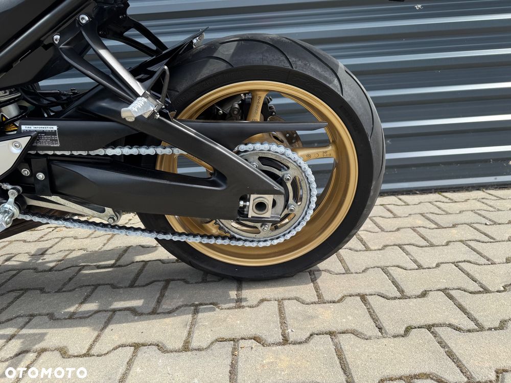 Yamaha FZ8 - 21