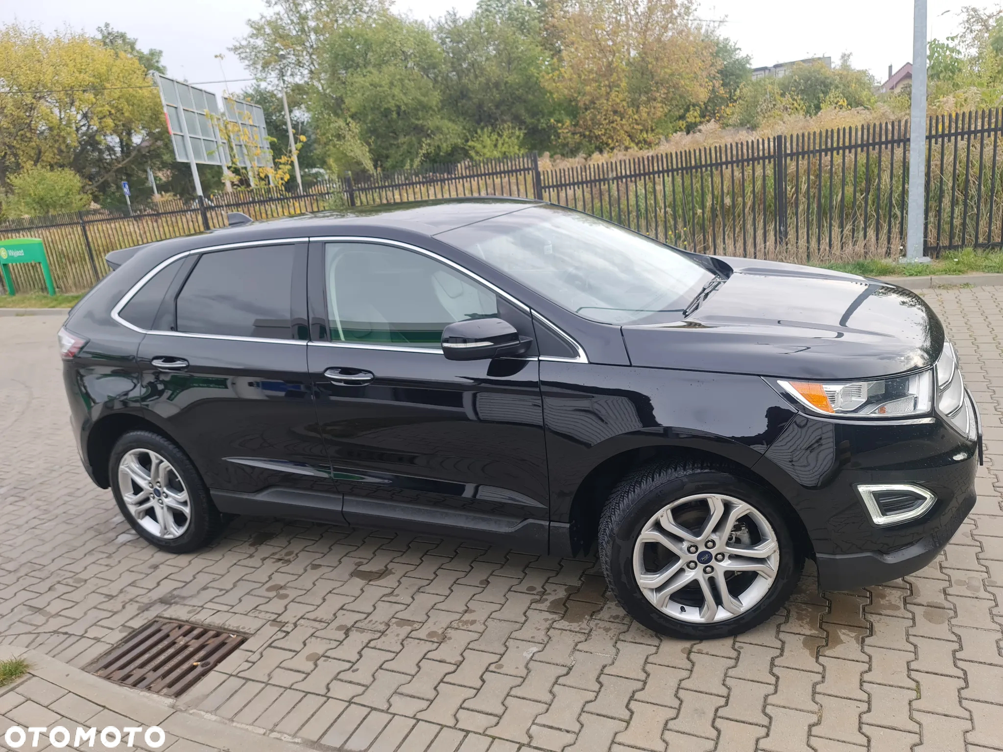 Ford Edge - 2