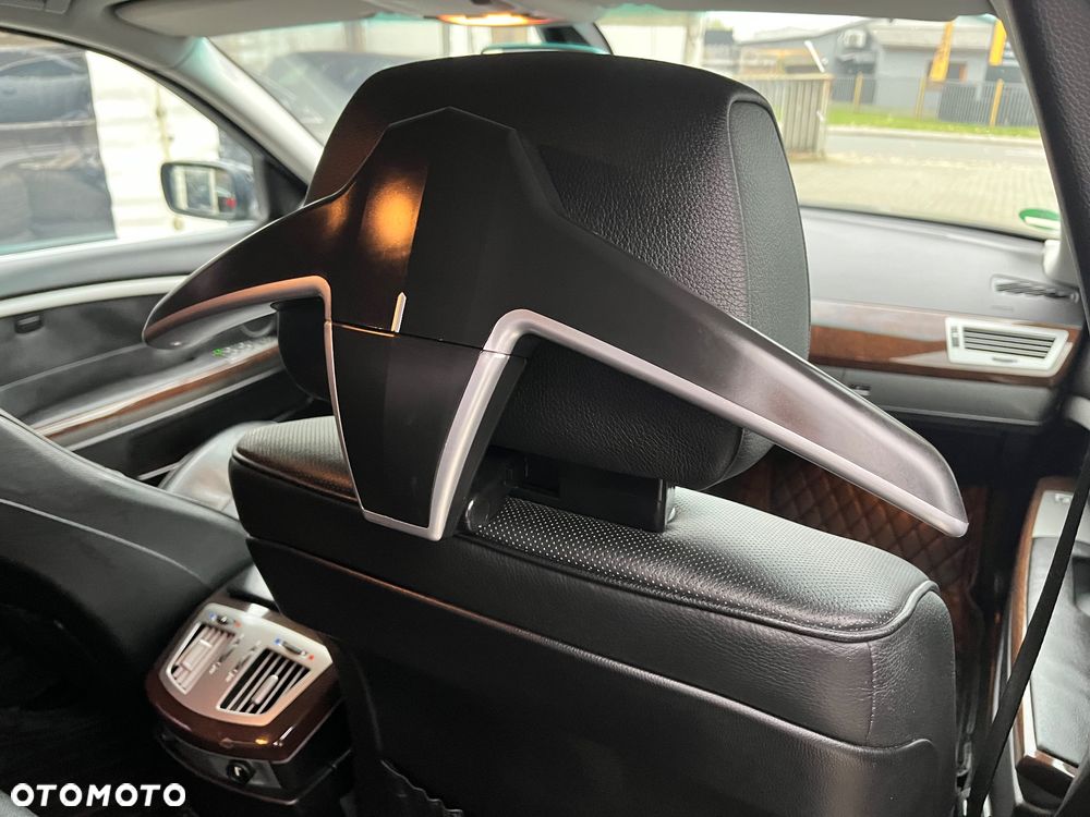 BMW Seria 7 740i - 18