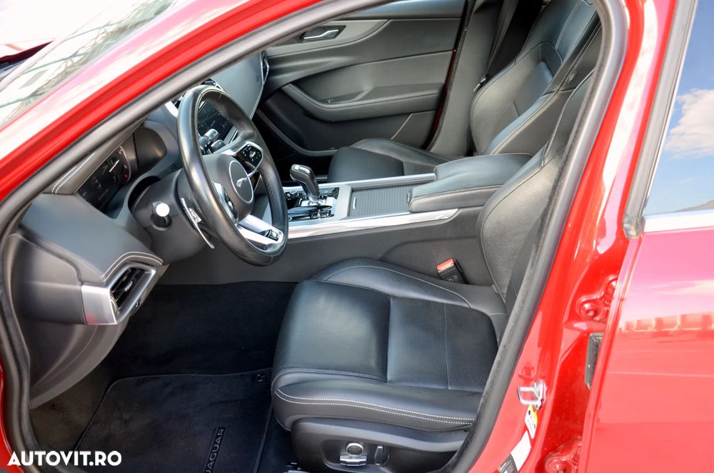 Jaguar XE D200 RWD MHEV R-Dynamic HSE - 15