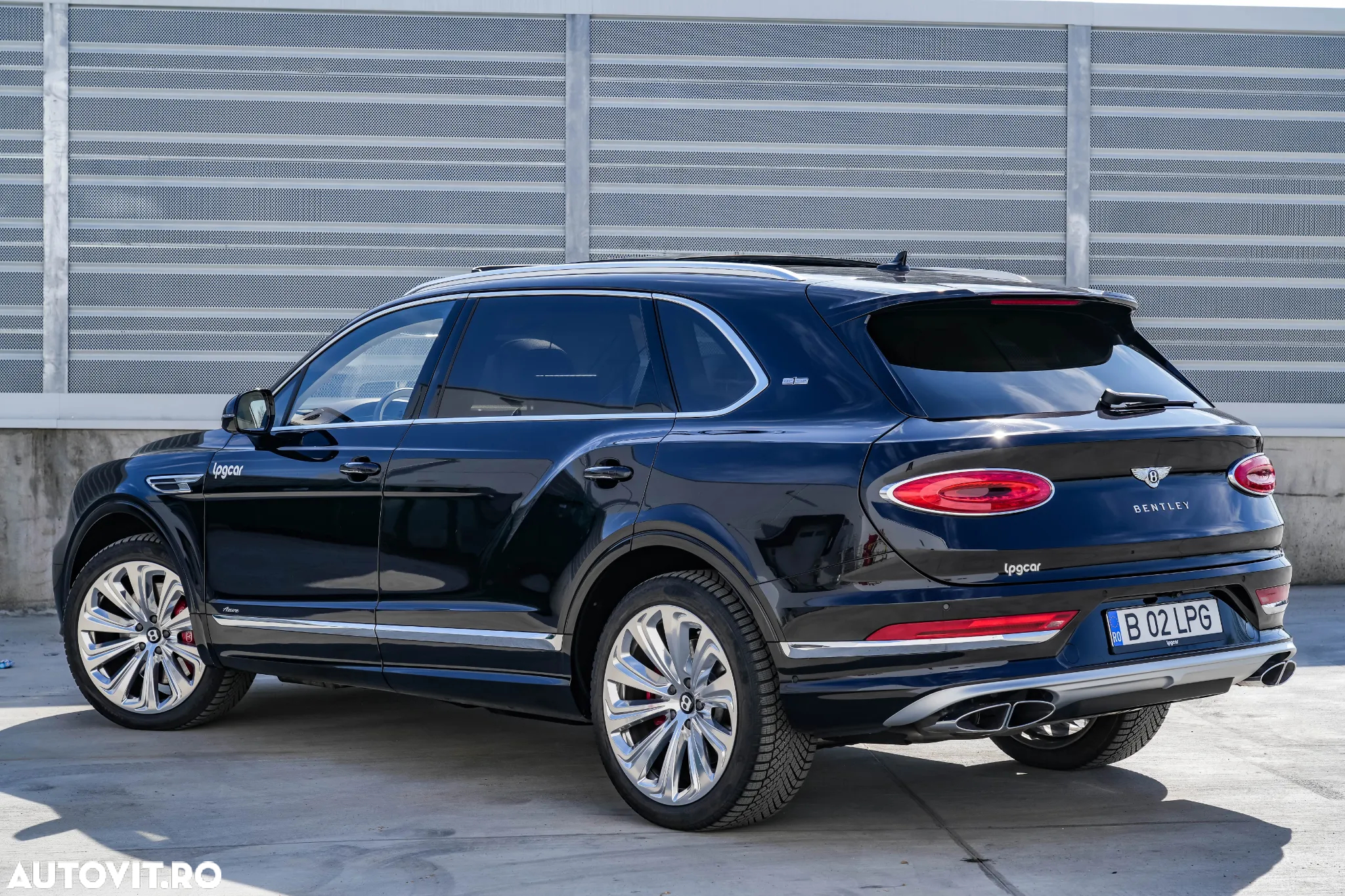 Bentley Bentayga - 3
