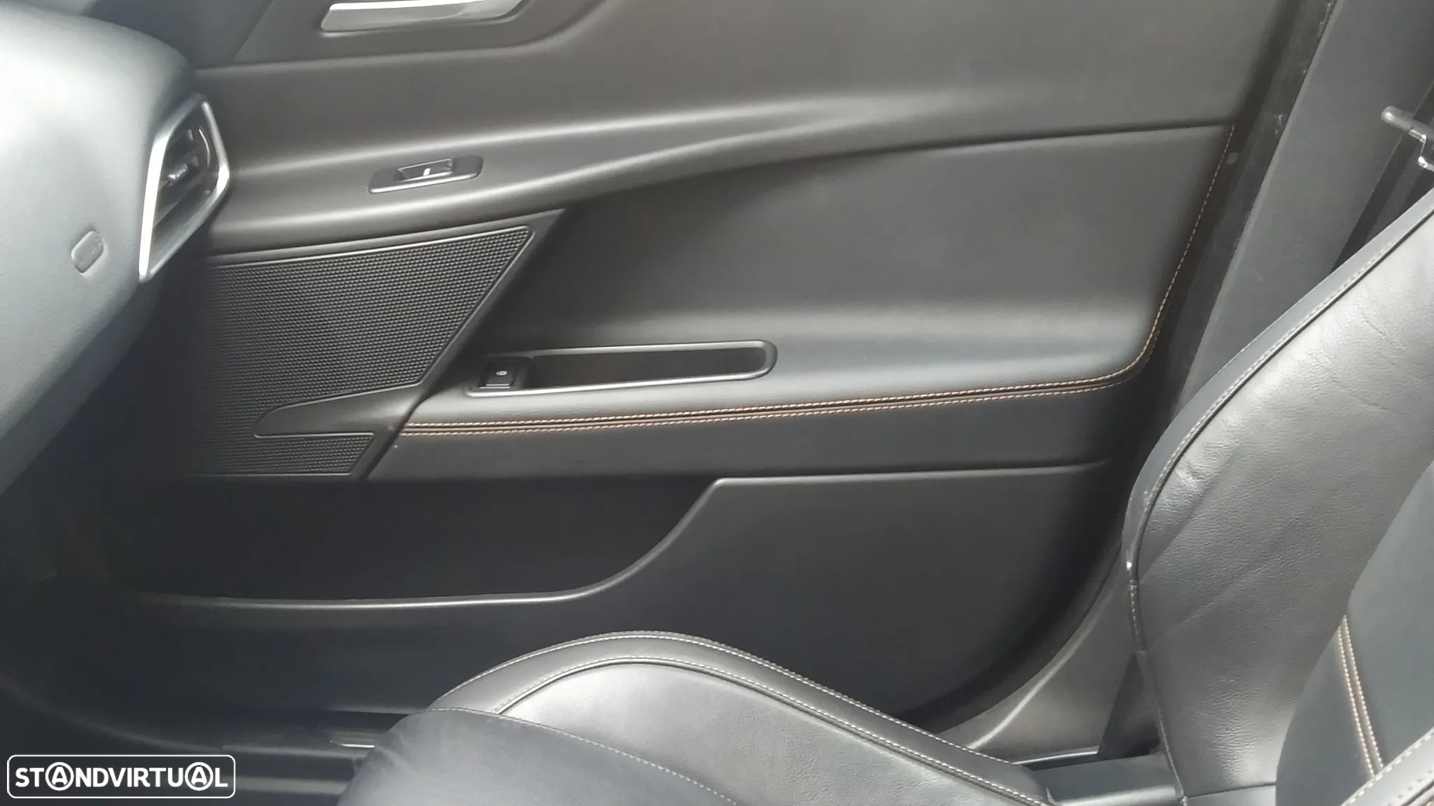 Jaguar XE 2.0 D Prestige Aut. - 19