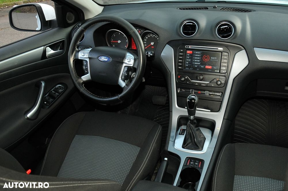Ford Mondeo 2.0 TDCi Powershift Business Class - 7