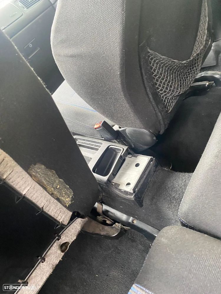 VW Golf 1.9 TDi Highline - 10