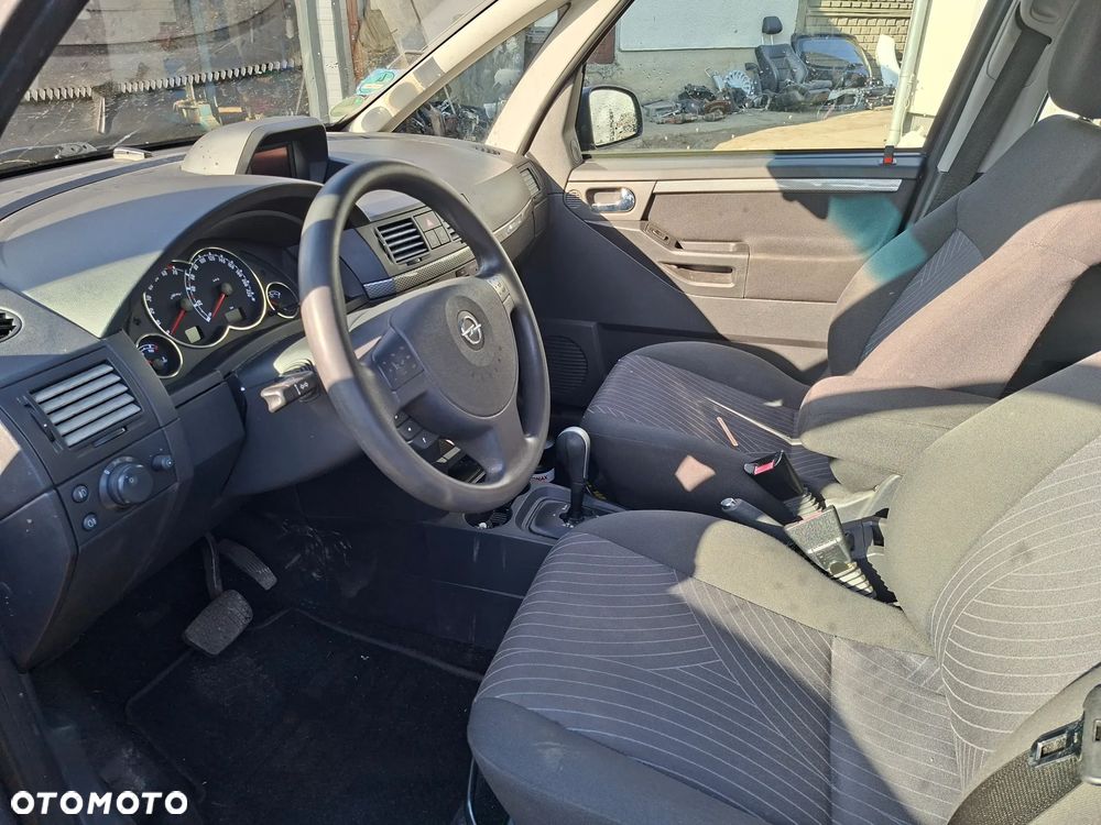 Opel Meriva 1.8 16V Cosmo Easytronic - 11