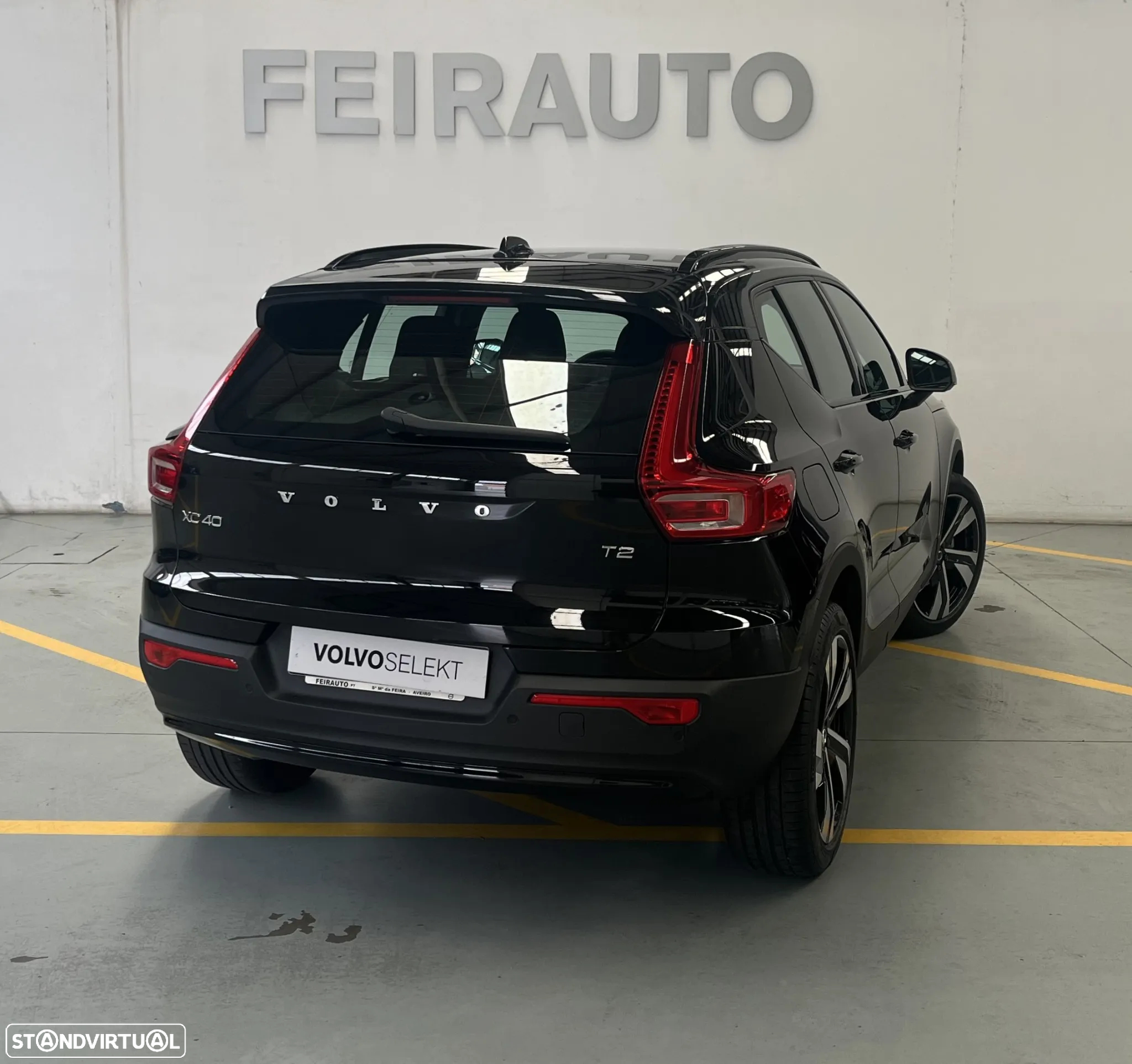 Volvo XC 40 1.5 T2 Plus Dark Auto - 2