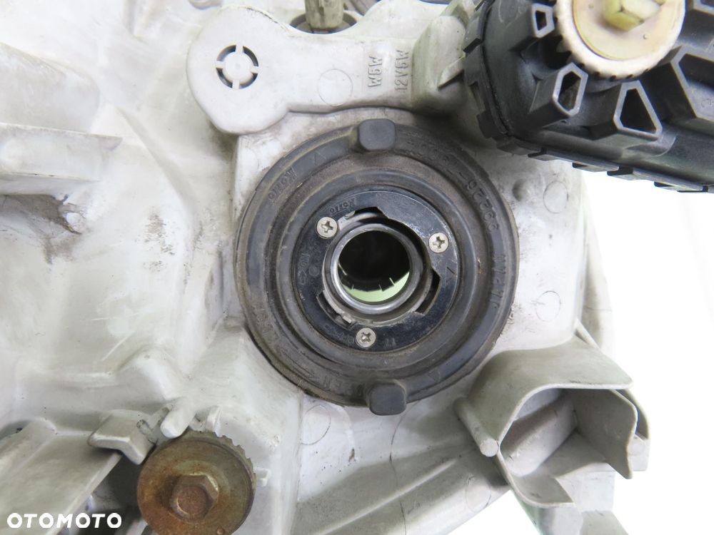 LAMPA LEWA PRZEDNIA TOYOTA COROLLA E12 Verso - 6