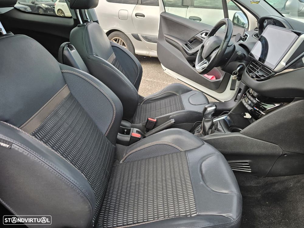 Peugeot 208 1.2 VTi Access - 12