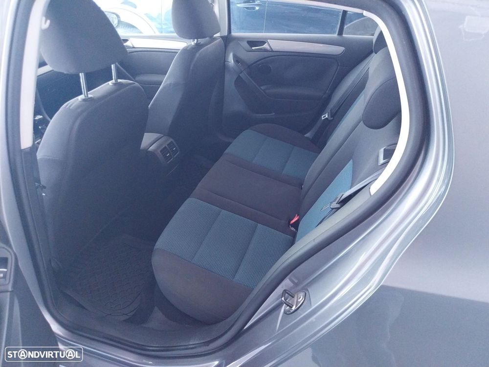 VW Golf 1.6 TDi Confortline - 6