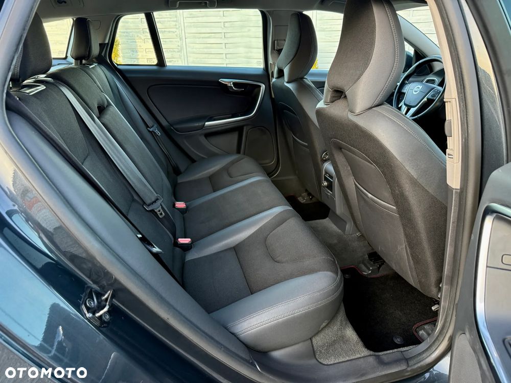 Volvo V60 DRIVe - 16