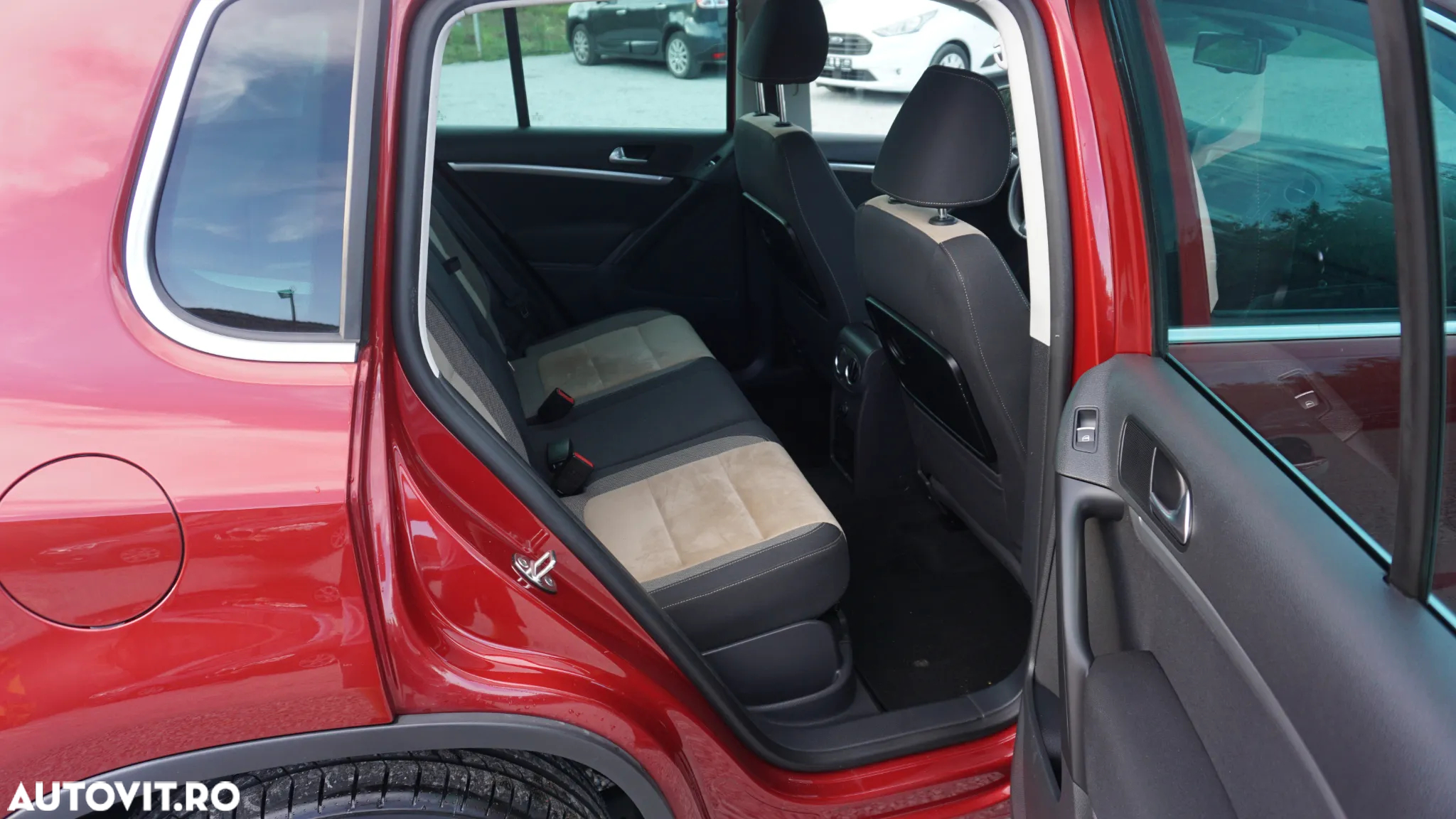 Volkswagen Tiguan 2.0 TDI DPF 4Motion BlueMotion Technology DSG Exclusive - 12