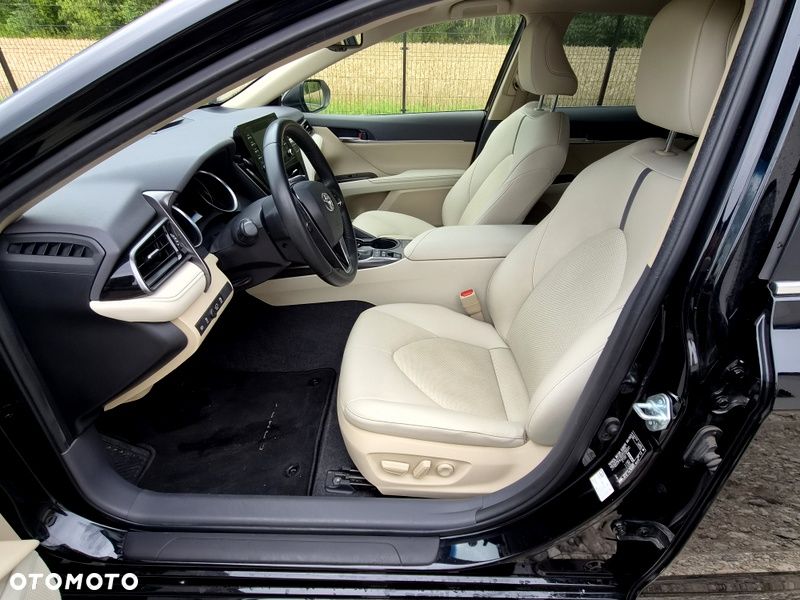 Toyota Camry - 11