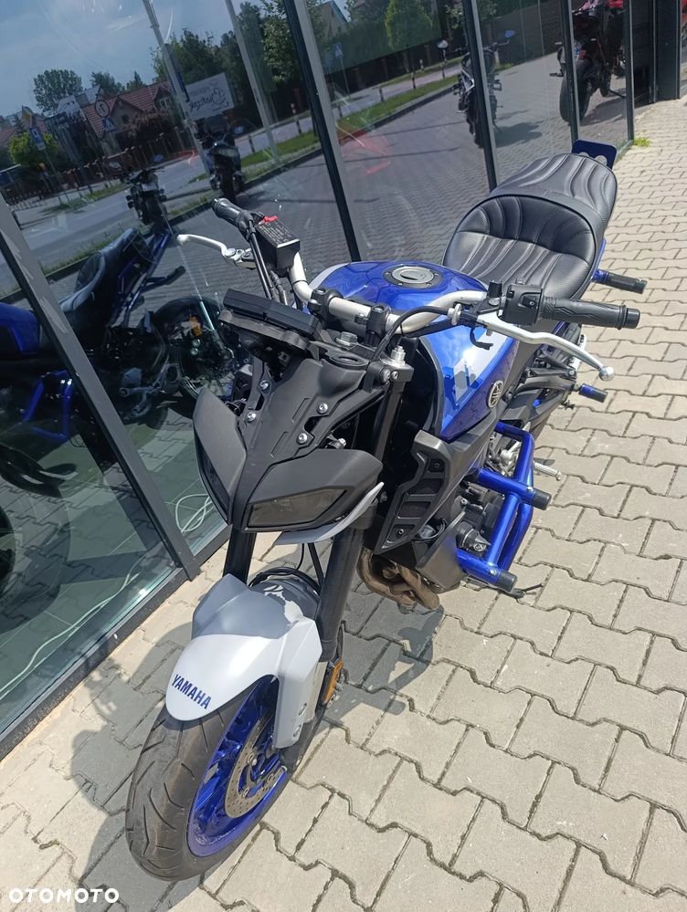 Yamaha MT - 8