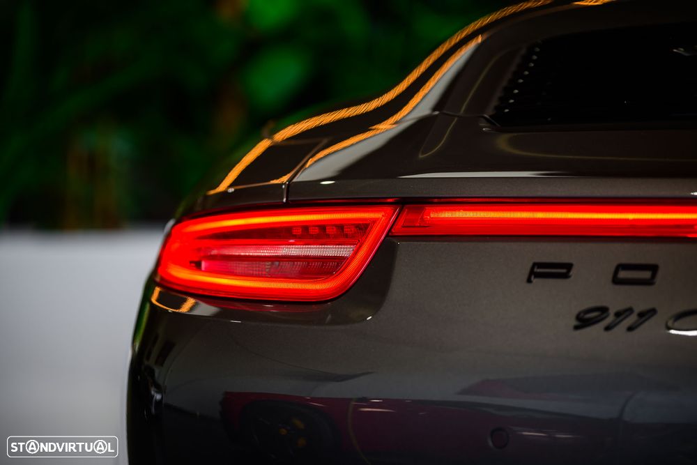 Porsche 911 (991) Carrera 4 GTS PDK - 11