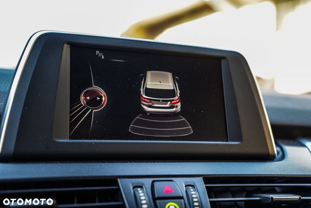 BMW Seria 2 218d M Sport - 17