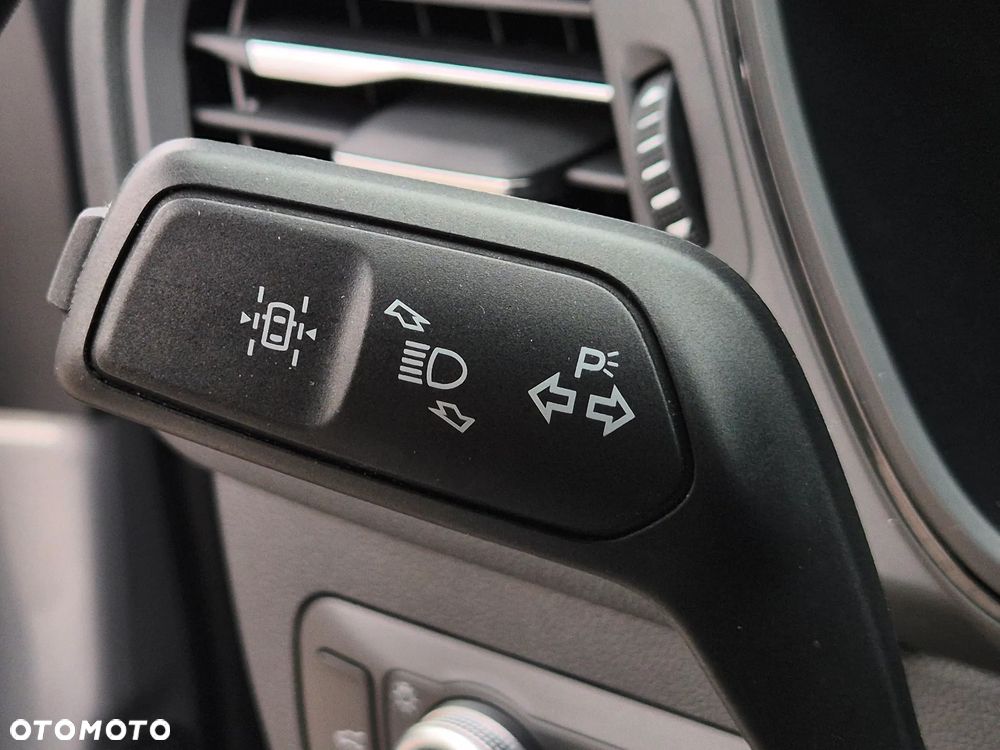 Ford Kuga 1.5 EcoBoost ST-LINE - 34