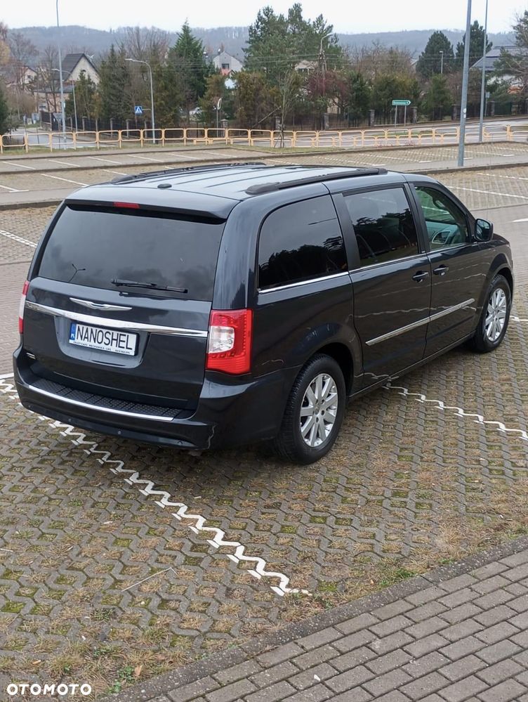 Chrysler Town & Country 3.6 Limited - 9