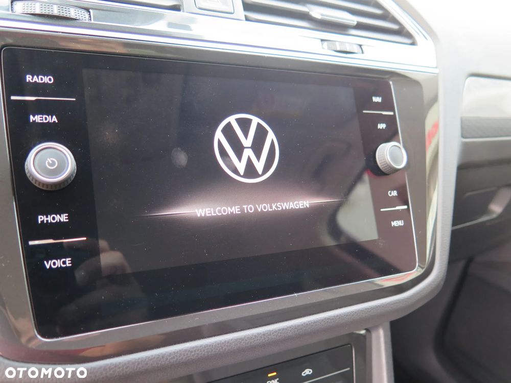 Volkswagen Tiguan - 23