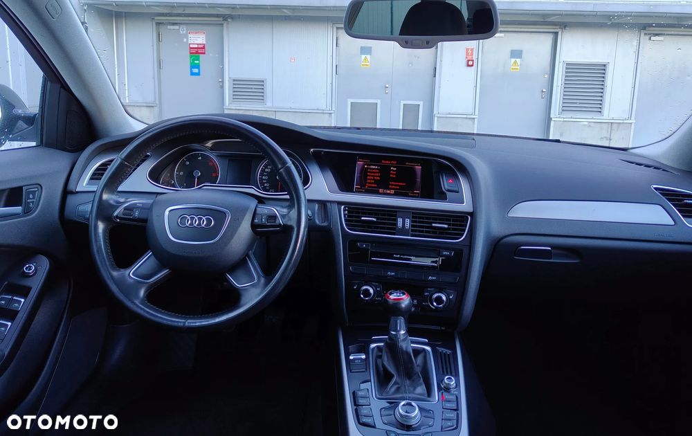Audi A4 Avant 2.0 TDI DPF S line Sportpaket - 7