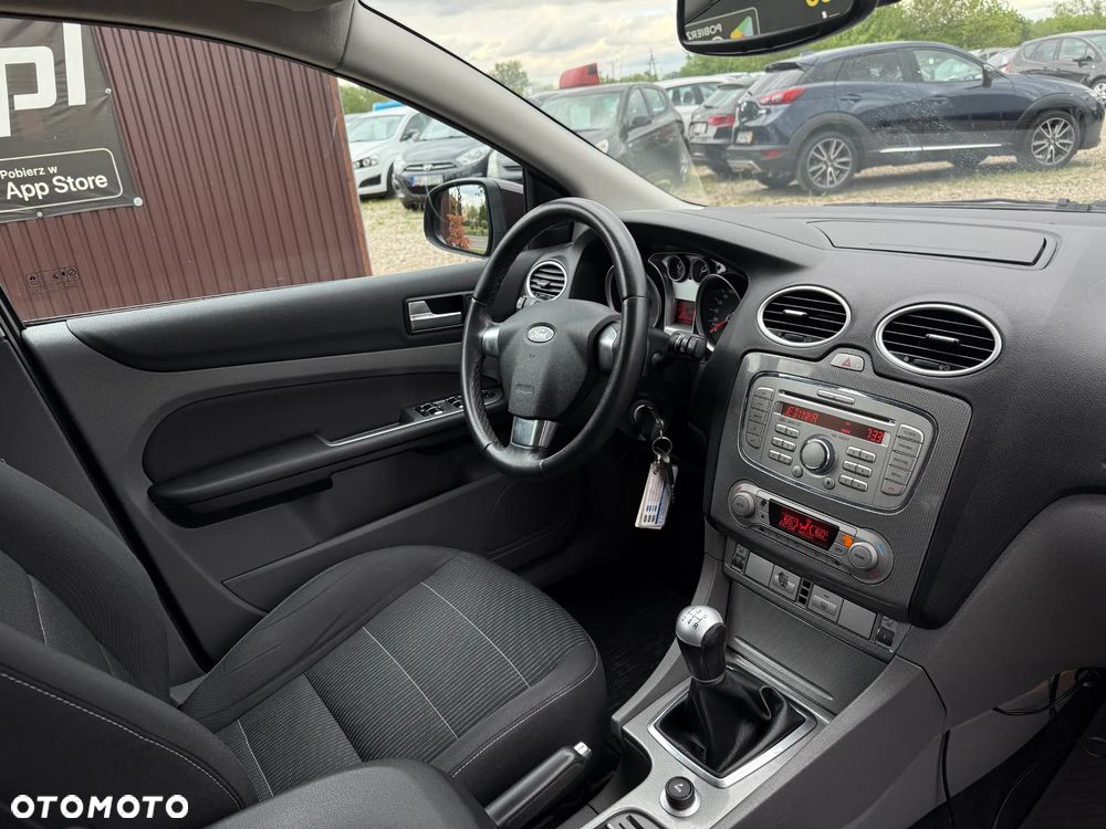 Ford Focus 1.8 Style+ - 11