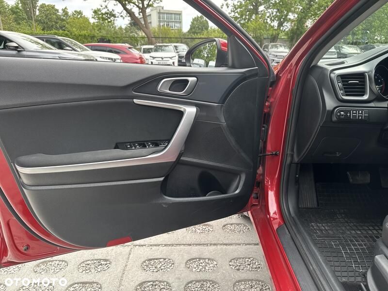 Kia Ceed 1.5 T-GDI M DCT - 14
