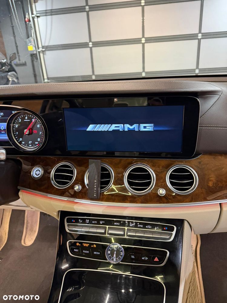 Mercedes-Benz Klasa E - 28