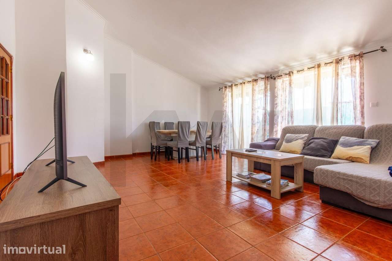 Duplex T3 com Terraço e Vista Desafogada no Cacém - Grande imagem: 5/30