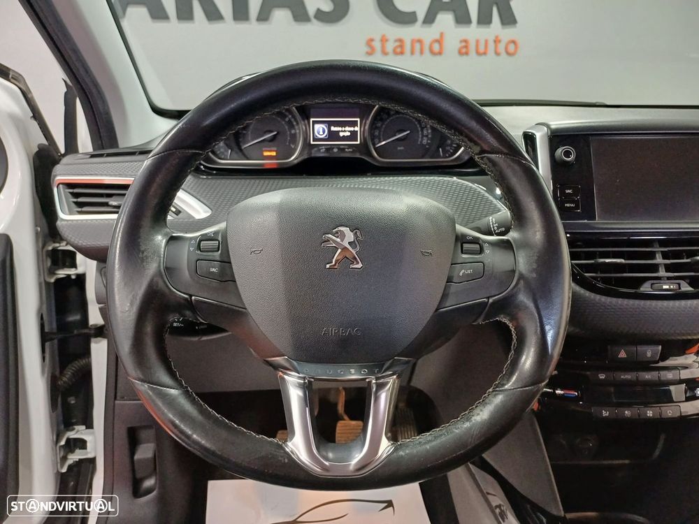 Peugeot 2008 1.2 PureTech Allure - 14