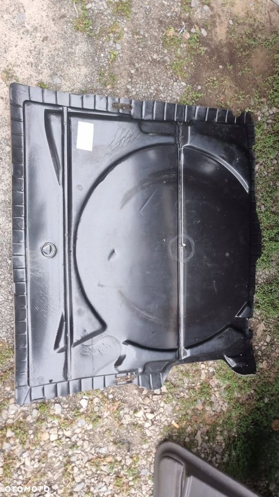 WYKŁADZINA BAGAŻNIKA BMW 8 E31 840 850 - 2