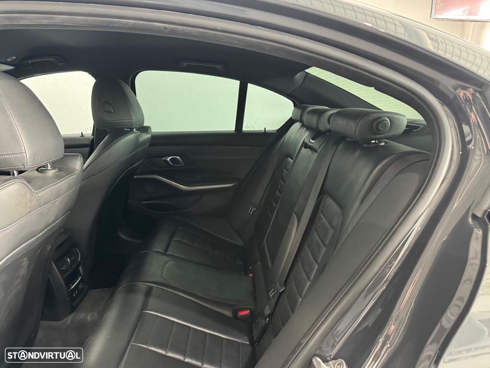 BMW 330 e Pack M Auto - 12