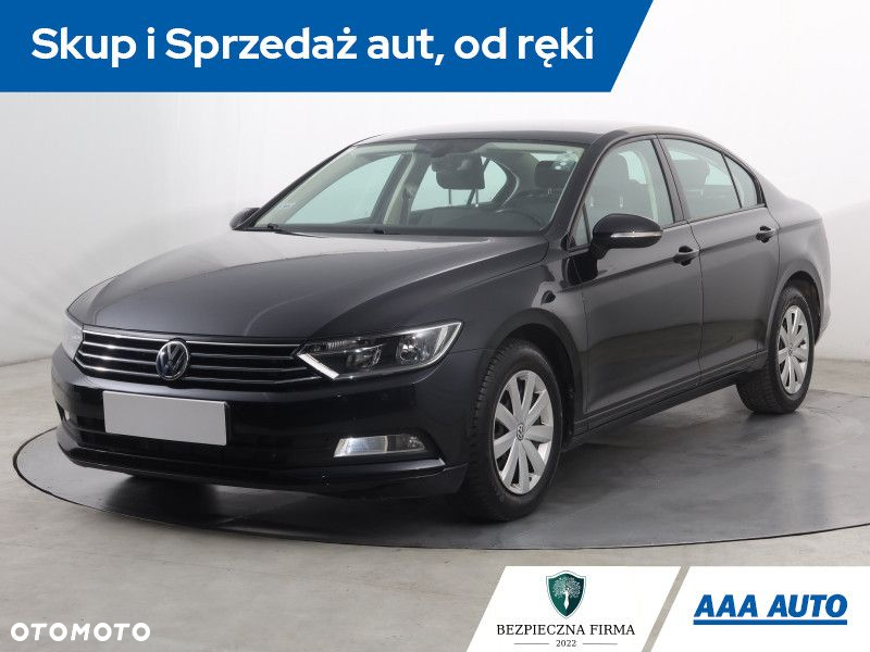 Volkswagen Passat - 2