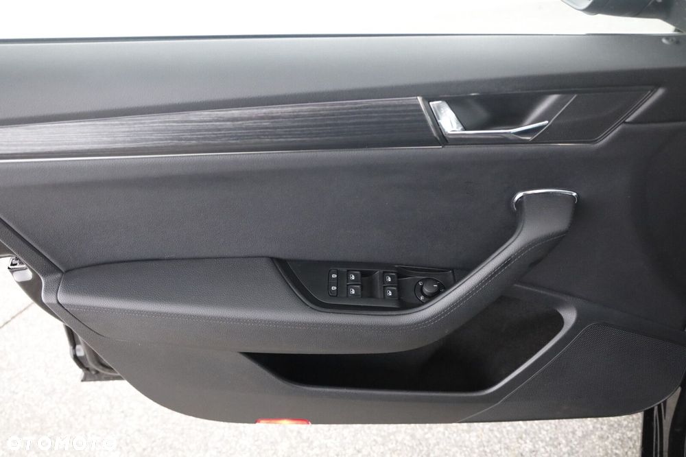Skoda Superb 2.0 TDI SCR 4x4 Style DSG - 10