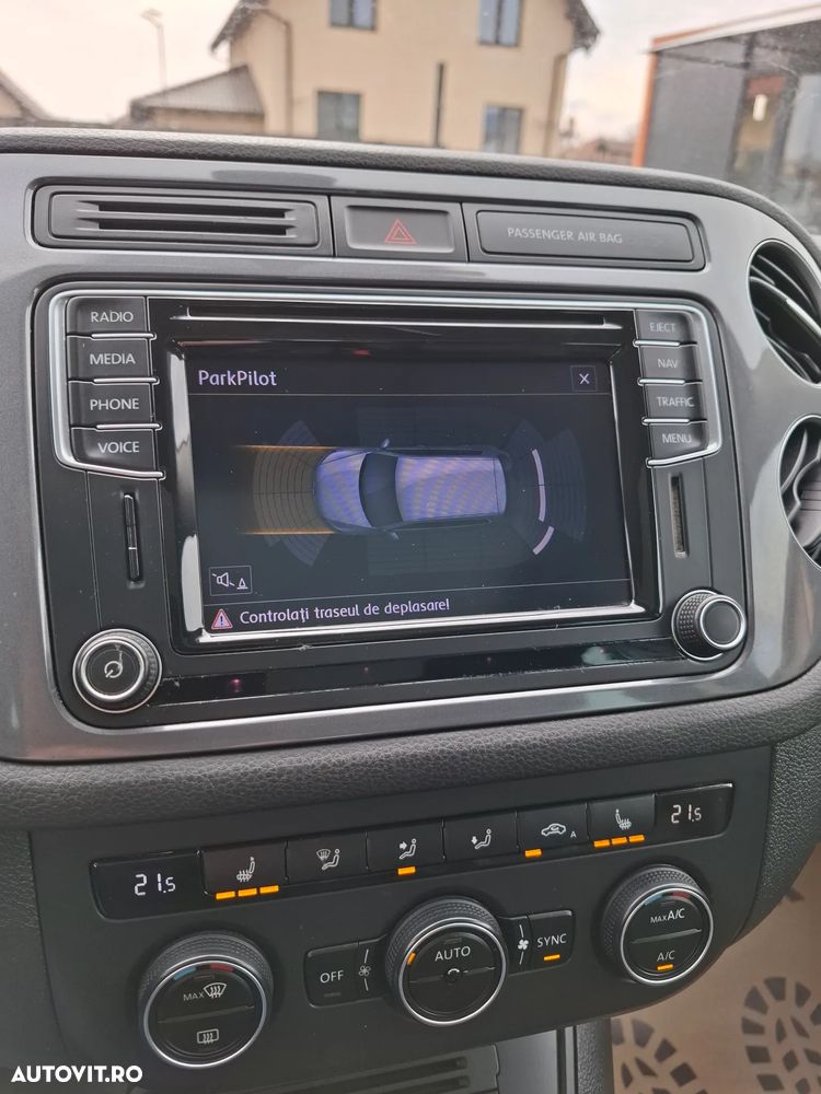 Volkswagen Tiguan 2.0 TDI SCR 4MOTION BlueMotion Technology Lounge Sport & Style - 34