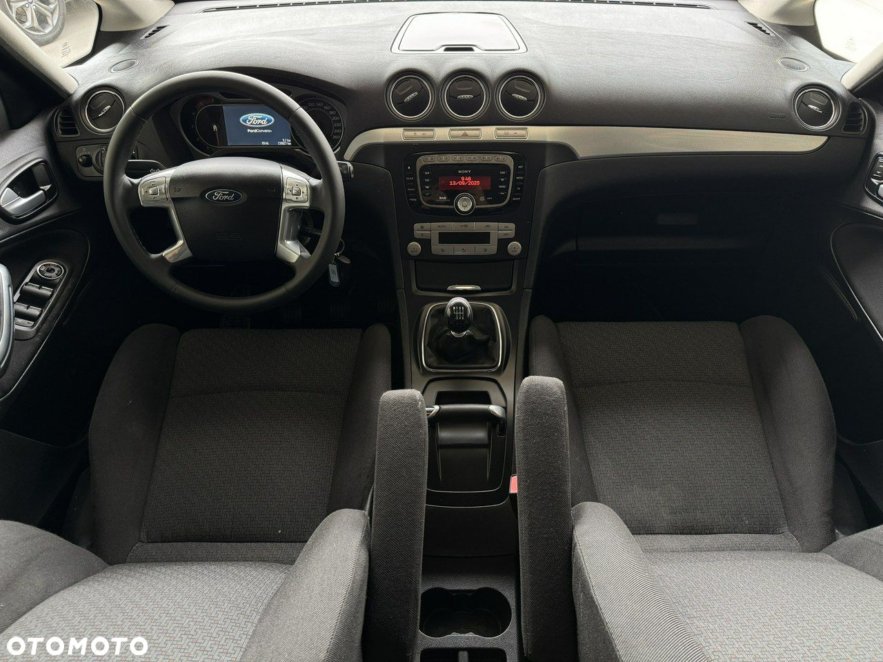 Ford Galaxy - 26