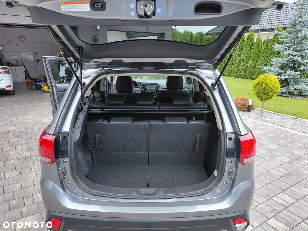 Mitsubishi Outlander 2.0 Instyle SDA 4WD CVT - 24