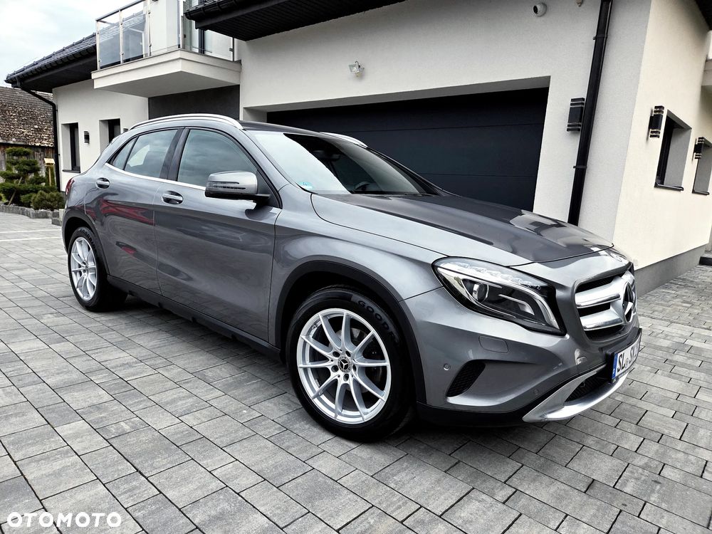 Mercedes-Benz GLA 200 - 1