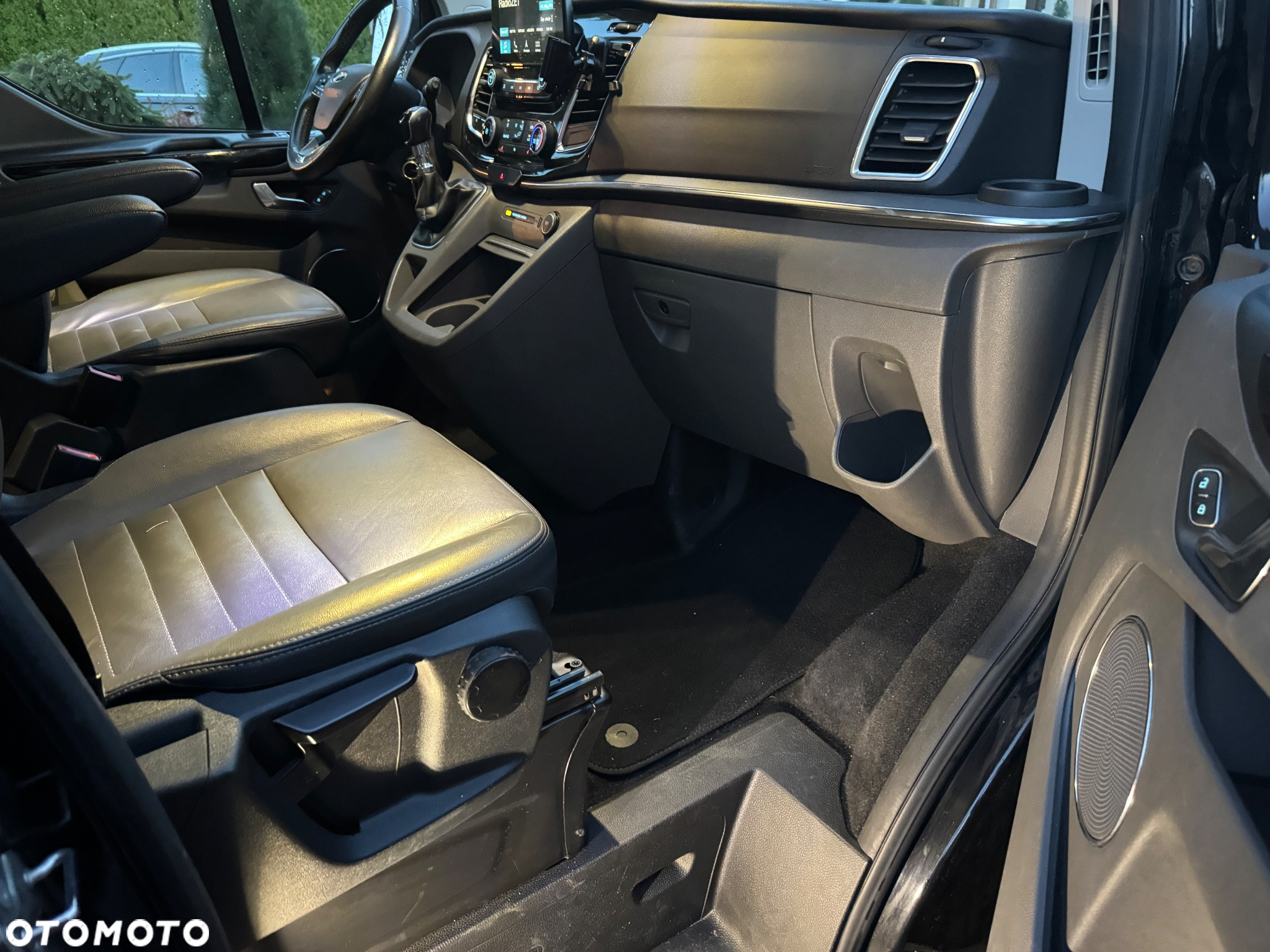 Ford Tourneo Custom 2.0 EcoBlue L2 Titanium - 7
