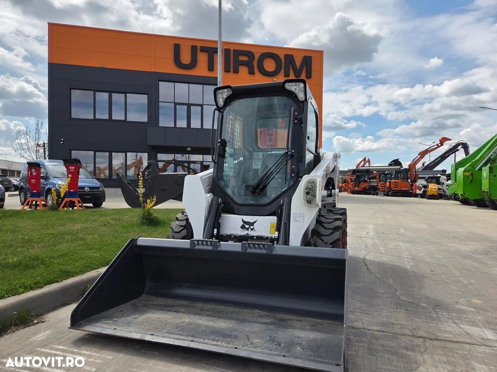 Bobcat S510, NOU 2025, ridica 810kg la 2,7t, ANVELOPE PLINE, Aer conditionat, usa cabina, motor Kubota 50CP, sist hidraulic suplimentar, cupa 1mc, furci, posibilitate leasing 5 ani-PROMOTIE 41.900 EUR+Tva - 10