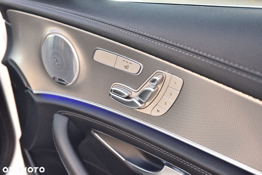 Mercedes-Benz Klasa E 220 d 4-Matic 9G-TRONIC - 13
