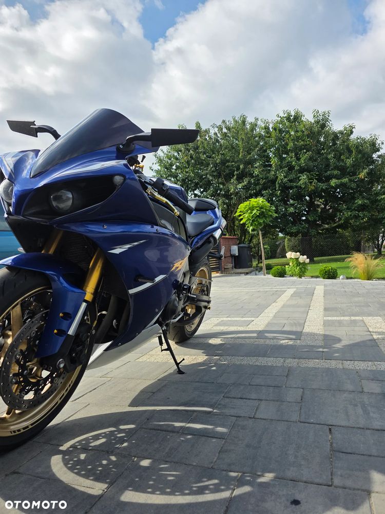 Yamaha R1 - 3