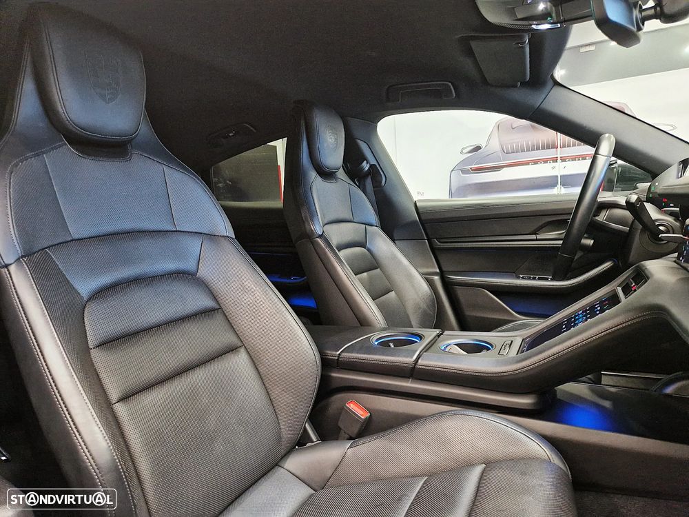 Porsche Taycan 4S - 29