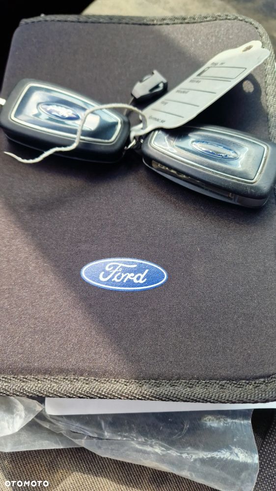 Ford Connect - 10
