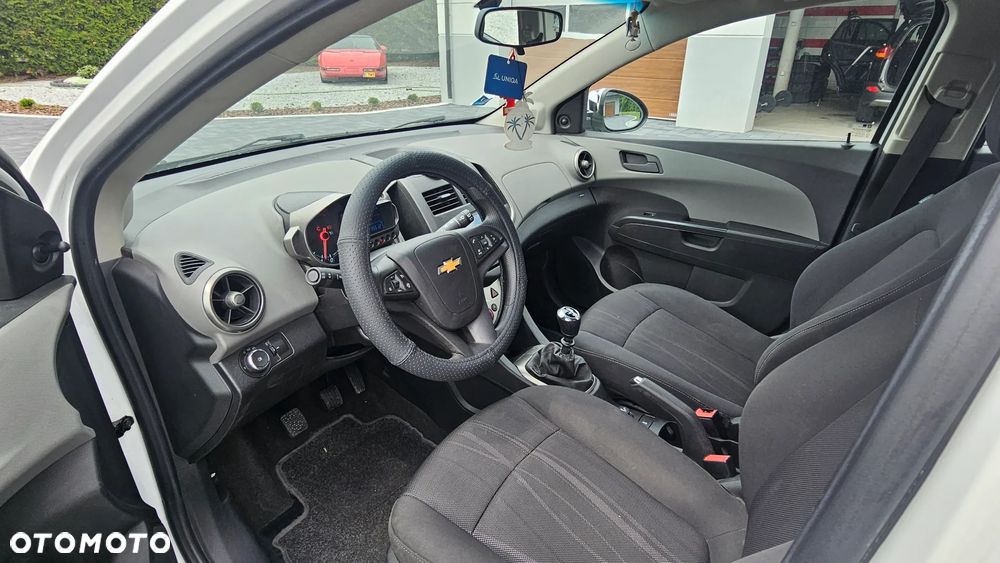 Chevrolet Aveo 1.2 LT - 12