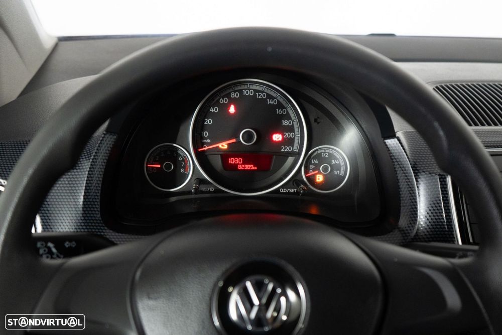 VW Up! 1.0 Move Color - 24