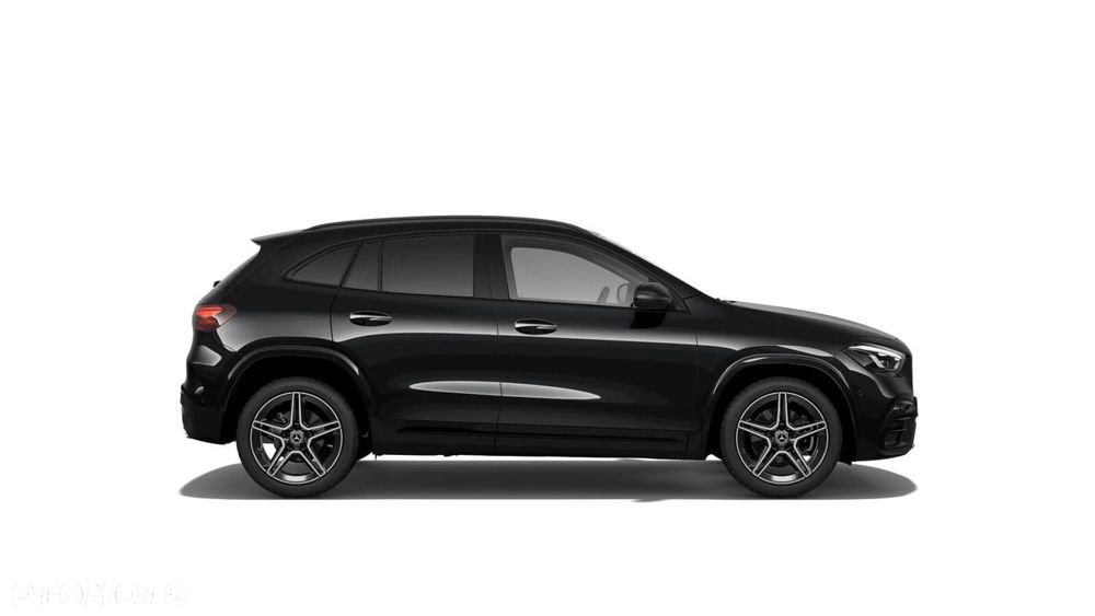 Mercedes-Benz GLA - 24