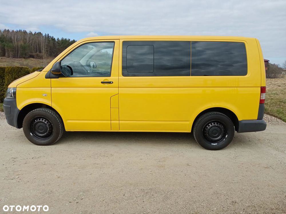 Volkswagen T5 LIFT 9 osobowy 2013r. 2.0 140 KM 6 bieg. serwis do końca doinwestowany klima  tempomat  vebasto isofix - 4