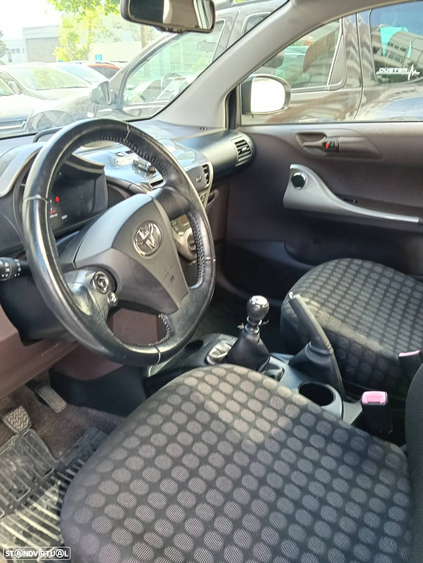 Toyota iQ 1.0 VVT-i - 5